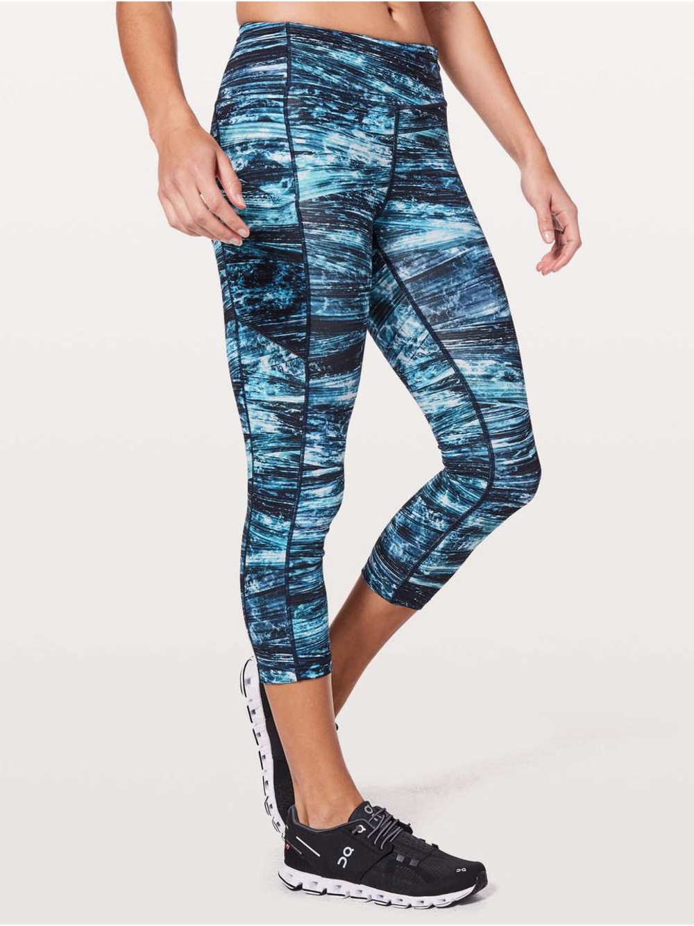Lululemon Speed Up Crop *21" - Size 4 - Shorelines Multi Blue